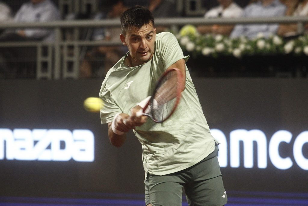 Tomás Barrios avanza en Wimbledon