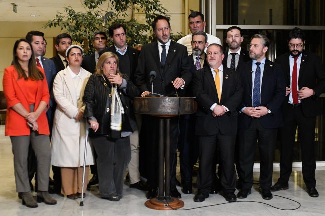 Oposición presenta acusación constitucional contra Nicolás Grau y asegura contar con los votos para aprobarla
