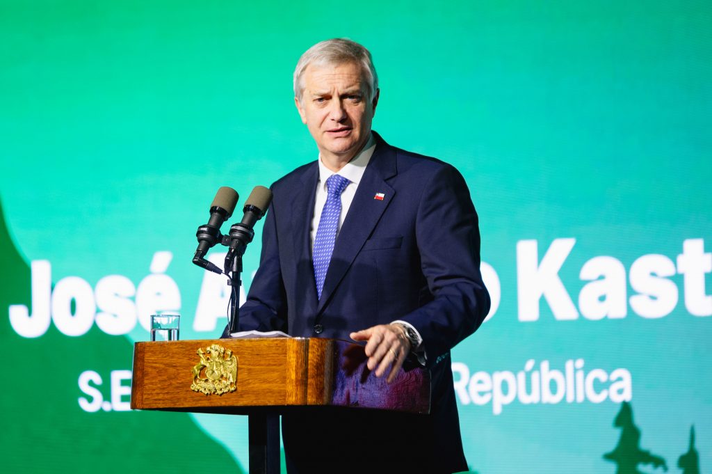 Presidente Kast rechaza sacar militares a las calles y tilda la propuesta de "solución populista"