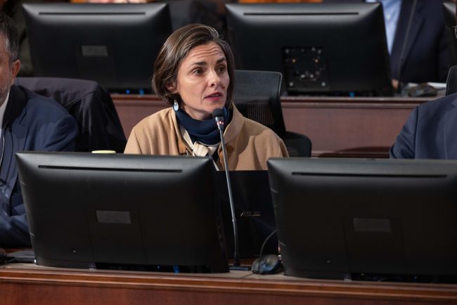 Presidenta de Casinos critica cobro de IVA a apuestas online: "Sería la primera vez que una actividad ilegal en el país pague impuestos"