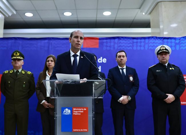 Ministro Arrau anuncia endurecimiento del control fronterizo y prepara nuevas medidas contra el crimen organizado