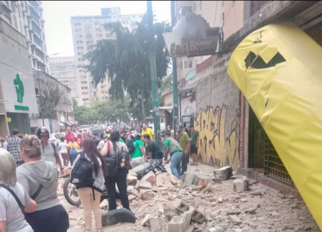 Dos terremotos de magnitud 7,1 y 7,5 sacuden Venezuela y provocan severos daños en Caracas