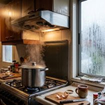 Humedad y consumo eléctrico: El doble desafío de mantener la cocina en invierno