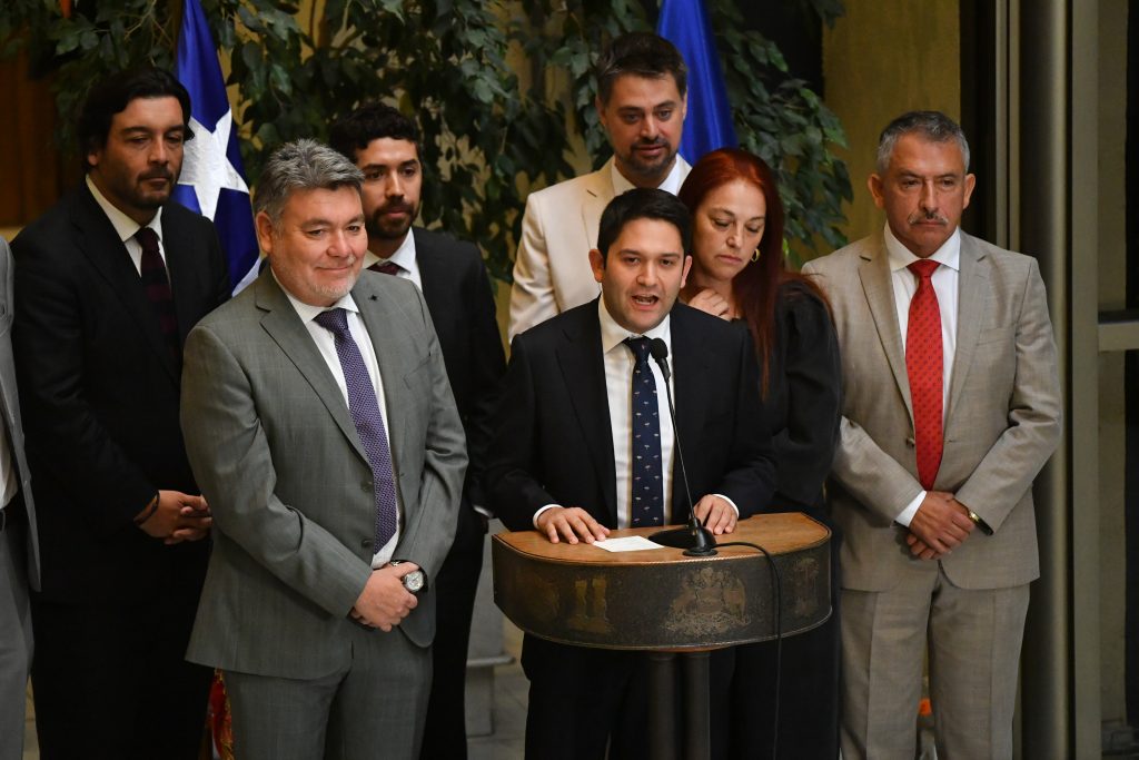 Diputado Venegas admite que no informó a  Vodanovic sobre decisión de recurrir al TC y tensiona estrategia del Socialismo Democrático