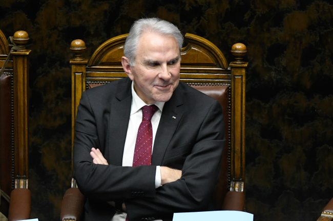 Moreira defiende aprobar megareforma por un voto: "Nuestra mayoría es frágil y puede ser mucho más frágil en un futuro cercano"