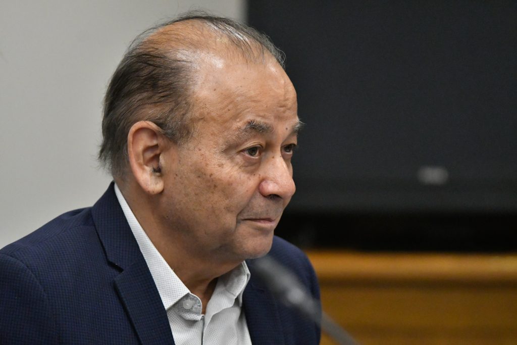 Senador Celis admite errores en la negociación con el Gobierno, pero defiende el acuerdo por la invariabilidad tributaria