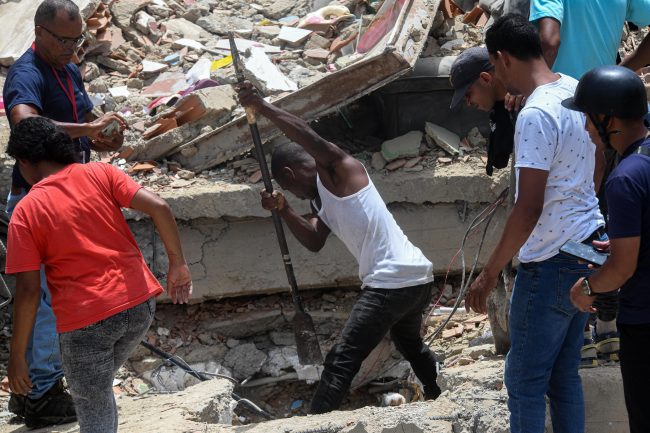 Terremotos en Venezuela: rescatan con vida a hombre que pasó ocho días bajo los escombros