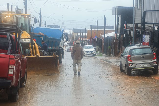 Alerta SAE en Penco: evacúan sector Cerro Verde Bajo tras ingreso del mar a calles y viviendas