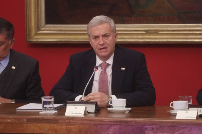 Presidente Kast firma proyecto para exigir test de drogas a autoridades: perderían el cargo si dan positivo