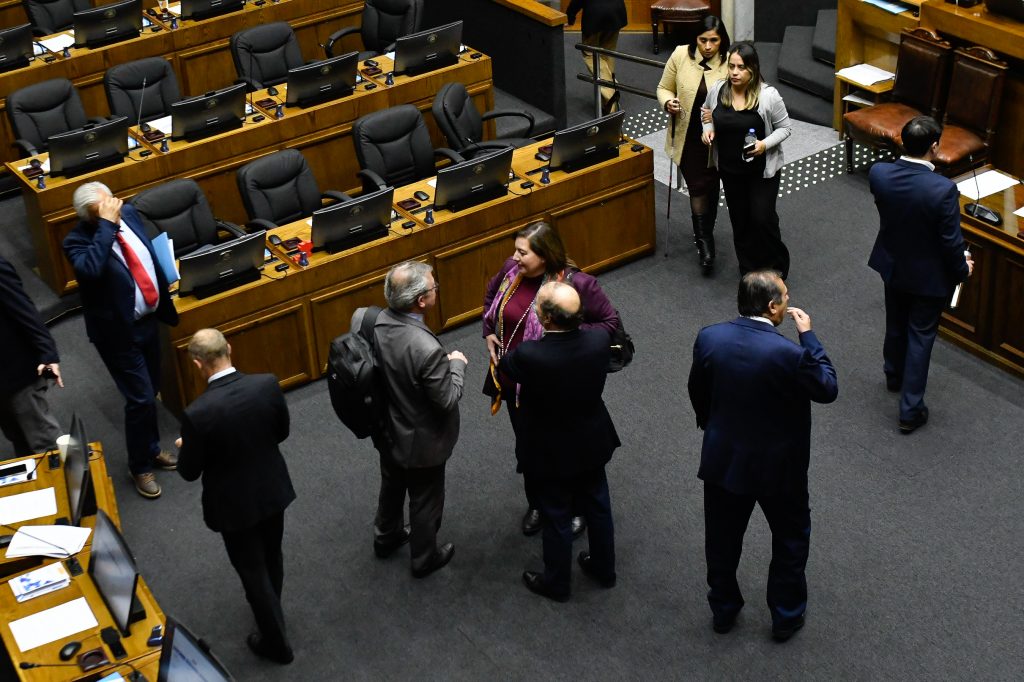 Senado aplaza votación clave de  megarreforma tras dudas sobre votos oficialistas