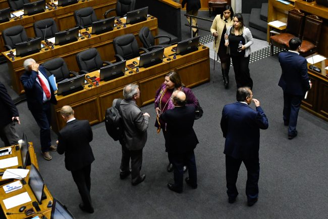 Senado aplaza votación clave de  megarreforma tras dudas sobre votos oficialistas