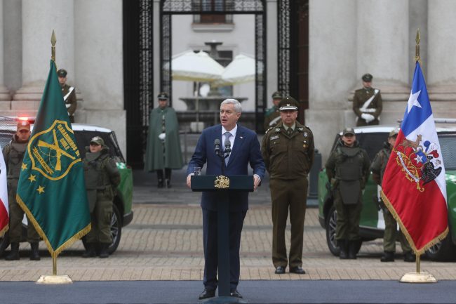 Presidente Kast firma indicaciones para modernizar la carrera de Carabineros y promete mayor respaldo a la institución