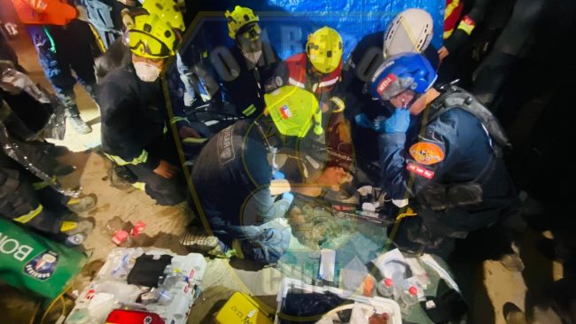 Bombero chileno rescatista en Venezuela asegura que la devastación es mucho peor que la observada en Concepción tras el 27F.