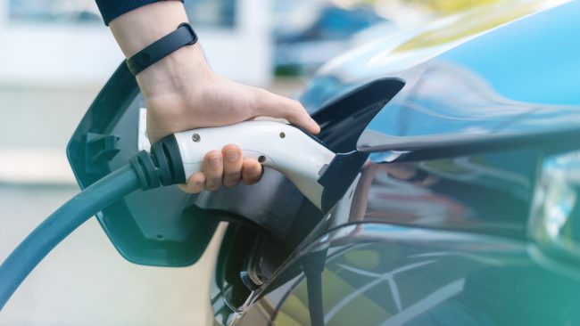 Autos eléctricos en Chile: cómo avanza el país frente al mundo, qué tipos existen y cuánto cuestan en 2026