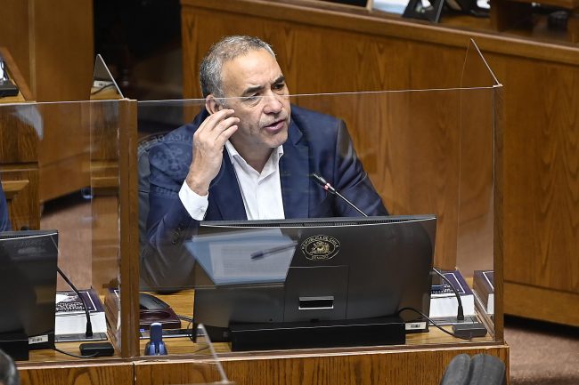 PS suspende militancia de Fidel Espinoza tras investigación por violencia intrafamiliar