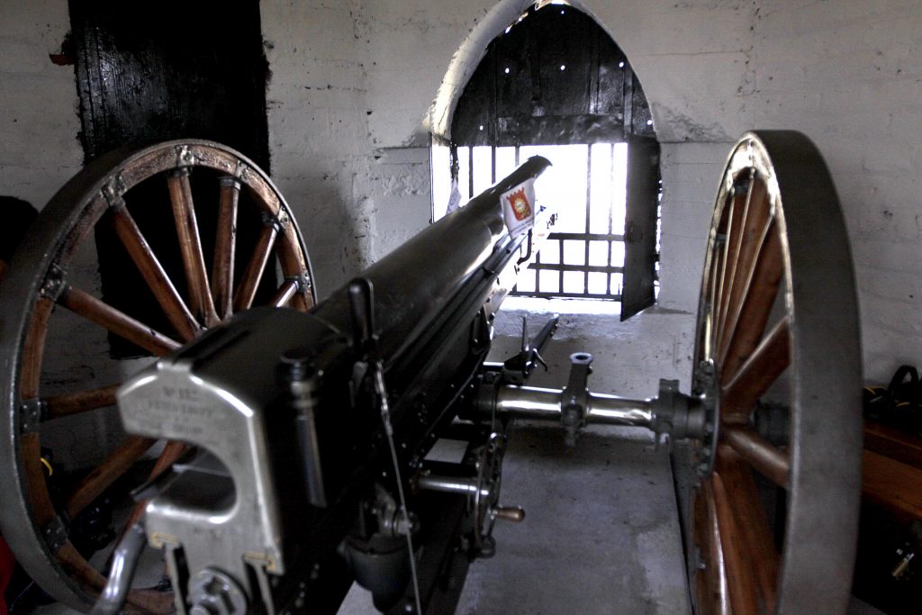 ¿Vuelve el cañonazo de las 12? Realizan pruebas para recuperar histórica tradición del Cerro Santa Lucía