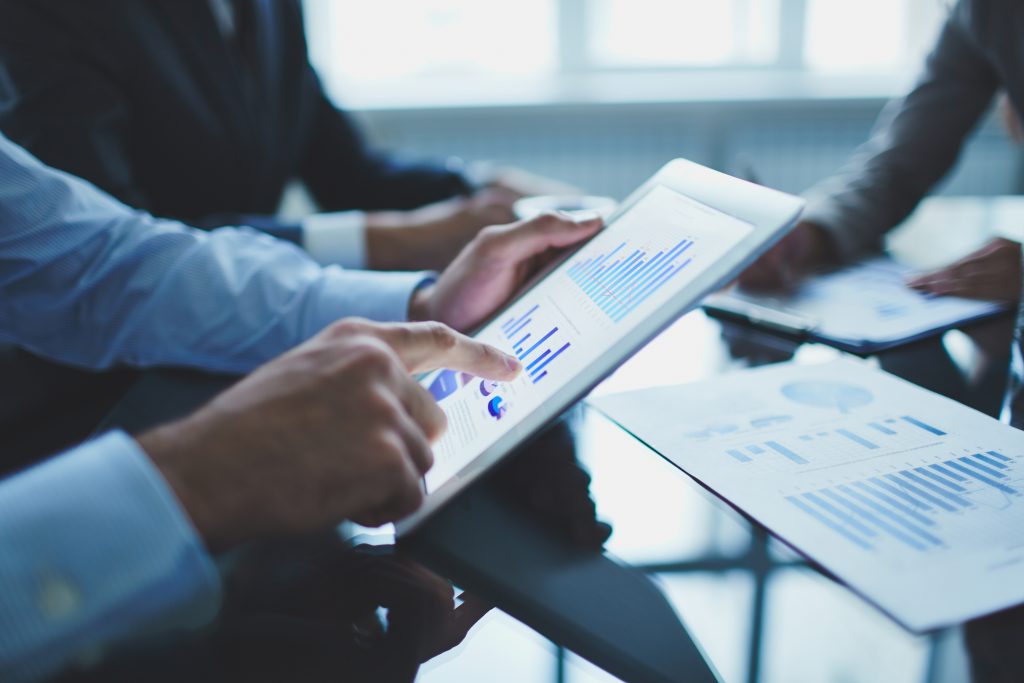 ¿Qué es una recesión técnica? El concepto que genera debate por las últimas cifras de la economía chilena