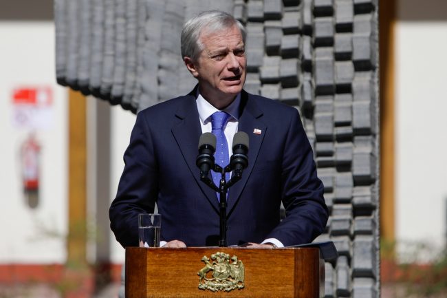 Cadem: aprobación de José Antonio Kast cae a 34% y desaprobación llega a 61%