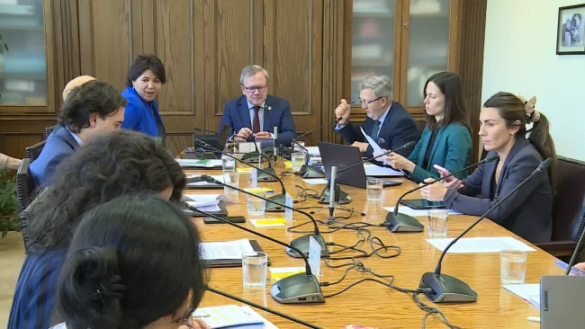 Comisión de Educación del Senado despacha proyecto que permite postergar el traspaso de colegios a los SLEP