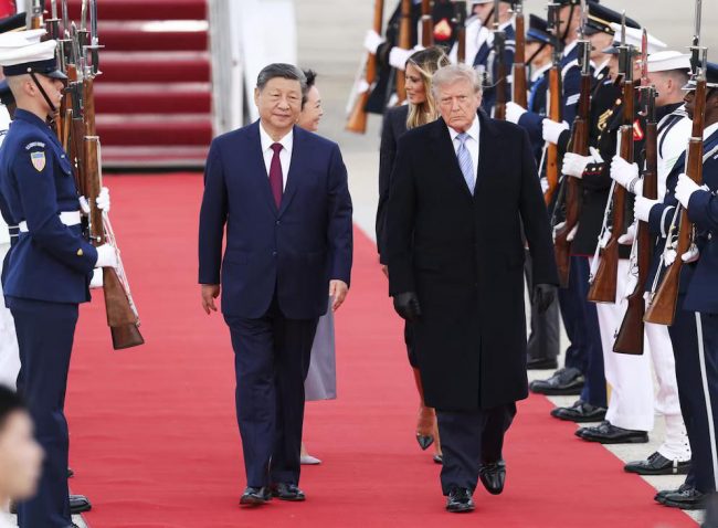 Trump rompe décadas de protocolo y recibe a Xi Jinping en la losa del aeropuerto de Washington
