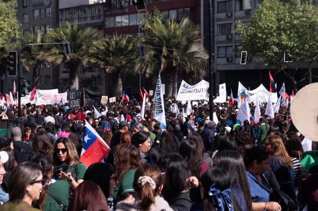Kast condena agresiones a estudiantes de la UC durante marcha de la Confech