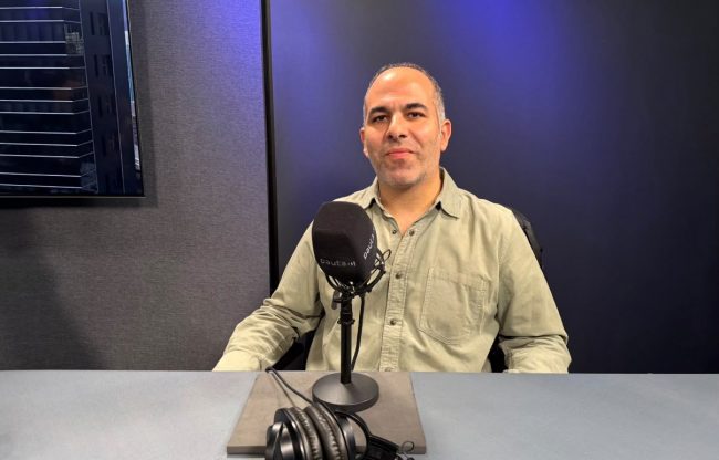 OncólogoEn Pauta de Análisis de Radio Pauta conversamos con el doctor Badir Chahuán, jefe de la Unidad de Cirugía Oncológica y Reconstructiva de Mama de FALP, sobre la detección precoz del cáncer de mama, el acceso a tratamientos y el impacto de la enfermedad en pacientes y familias. de FALP advierte sobre la mamografía: “Muchas mujeres no se lo hacen por miedo a que le encuentren algo”