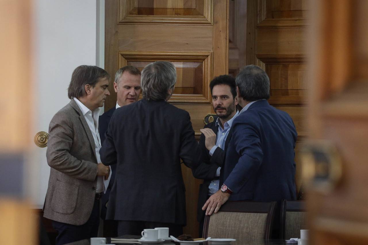 Dirigentes de Evópoli junto al ministro Gonzalo Blumel en La Moneda. Crédito: Agencia Uno. 