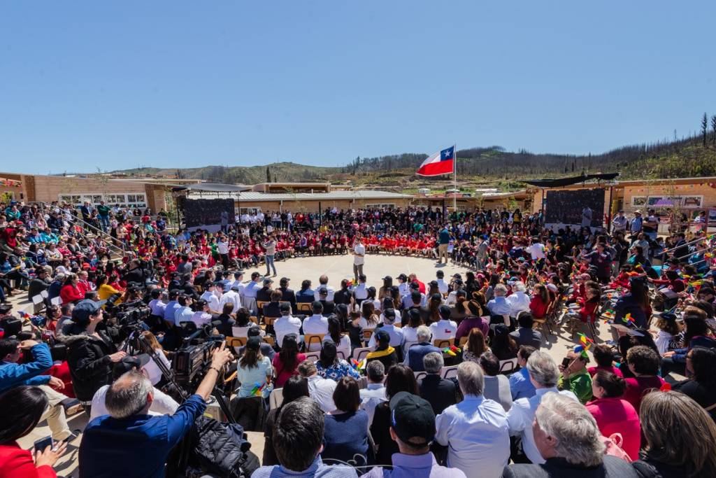 Inauguración del nuevo colegio en Santa Olga, en 2018.