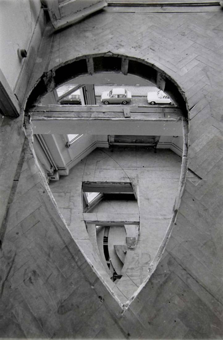 "Office Baroque, 5th floor looking down", 1977, Bélgica.